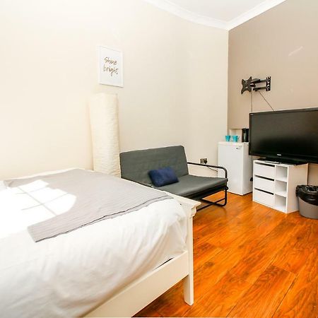 Private En-Suite Room @ Liverpool Street, Brick Ln London Exterior photo